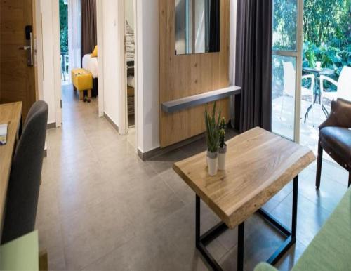 Imagen de la habitación del Hotel Hagoshrim & Nature. Foto 13