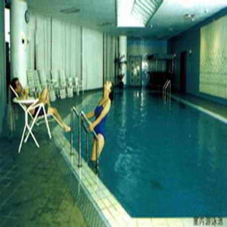 Imagen de la piscina del Hotel Hai Tian Qingdao. Foto 7