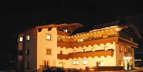 Imagen de los exteriores del Hotel Haid. Foto 8