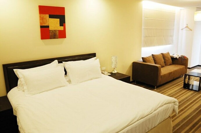 Imagen de la habitación del Hotel Haifu and Suites. Foto 32