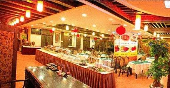 Imagen del bar/restaurante del Hotel Haijun. Foto 2
