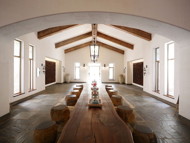 Imagen de los interiores del Hotel Hainan Xikang Wellness and Resorts. Foto 19