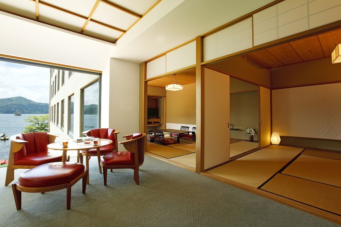 Imagen de los interiores del Hotel Hakone. Foto 10