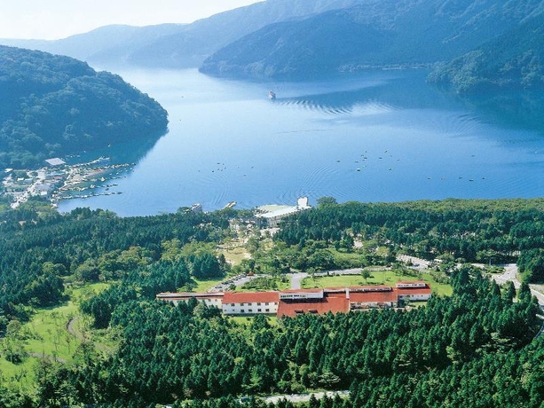Imagen de los exteriores del Hotel Hakone Lake. Foto 14