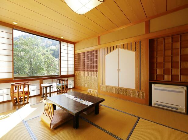Imagen de la habitación del Hotel Hakone Ohiradai Onsen Sansuisou. Foto 13