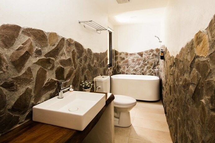 Imagen general del Hotel Haku Beach Days Inn. Foto 7