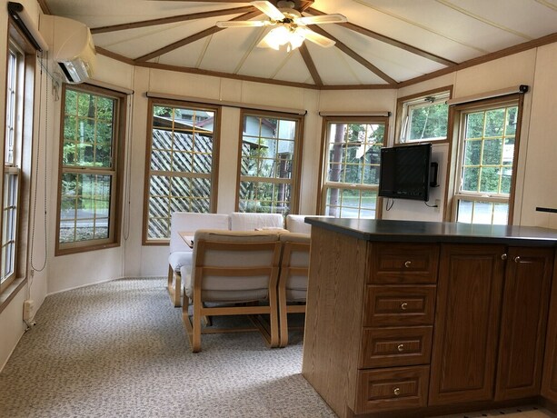 Imagen de la habitación del Hotel Hakuba Canadian Lodge. Foto 25