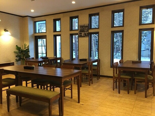 Imagen del bar/restaurante del Hotel Hakuba Landmark Iwatake Lodge. Foto 13