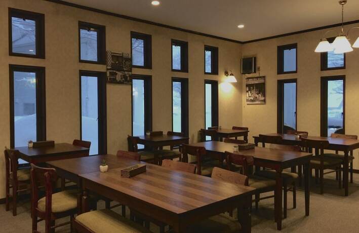 Imagen del bar/restaurante del Hotel Hakuba Landmark Iwatake Lodge. Foto 16