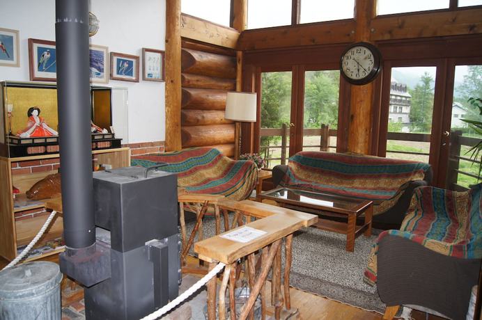 Imagen de los interiores del Hotel Hakuba Log Meteor. Foto 9