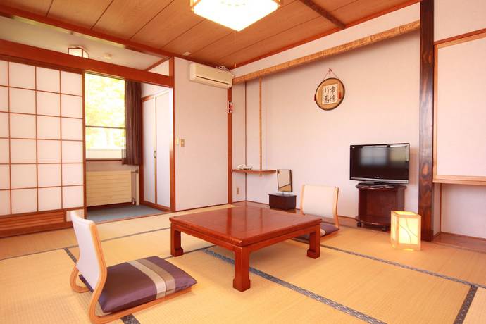 Imagen de la habitación del Hotel Hakuba Ougiya. Foto 10
