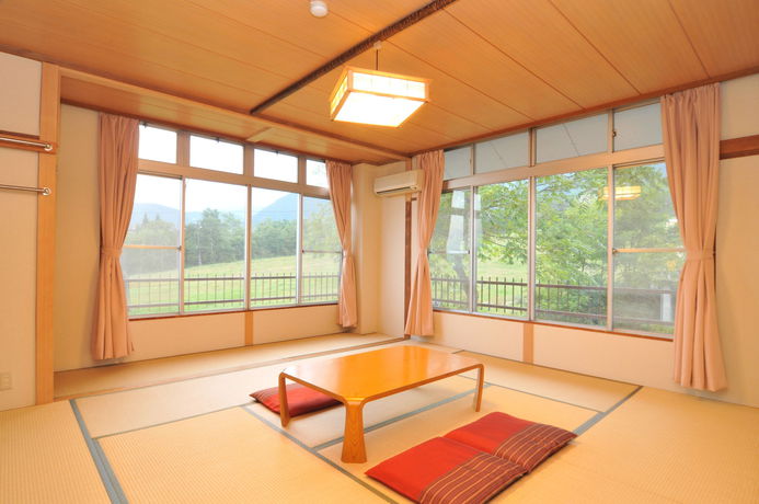 Imagen de la piscina del Hotel Hakuba Tsugaike Ski Slope Side Espoir Misawa. Foto 16