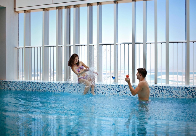 Imagen de la piscina del Hotel Hala Arjaan By Rotana. Foto 14