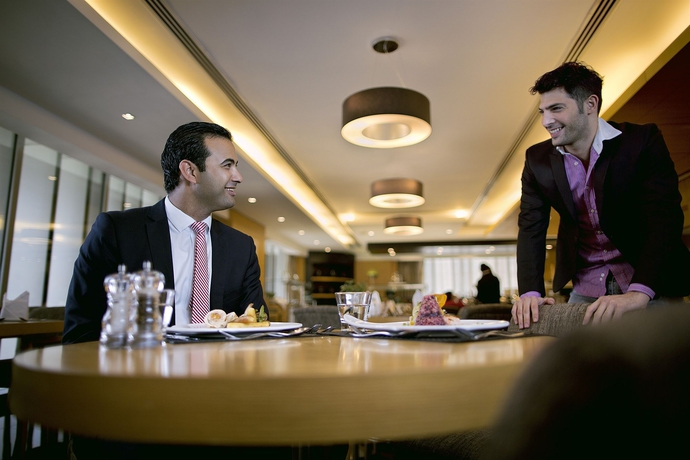 Imagen del bar/restaurante del Hotel Hala Arjaan By Rotana. Foto 2