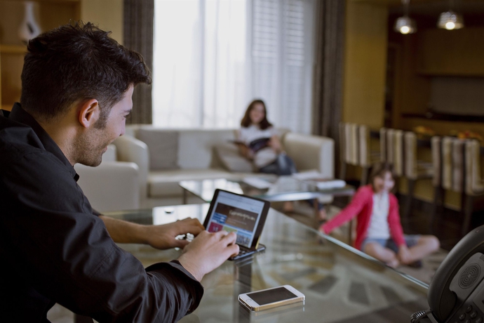 Imagen de los interiores del Hotel Hala Arjaan By Rotana. Foto 12