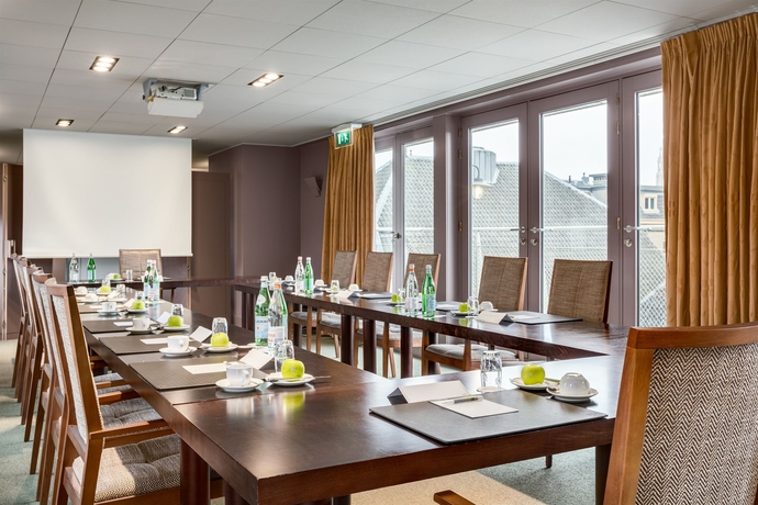 Imagen de los interiores del Hotel Halbert. Foto 12