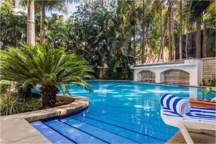 Imagen de la piscina del Hotel Halcyon Residences. Foto 18