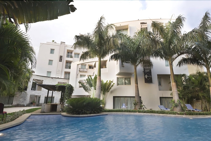 Imagen de la piscina del Hotel Halcyon Residences. Foto 19