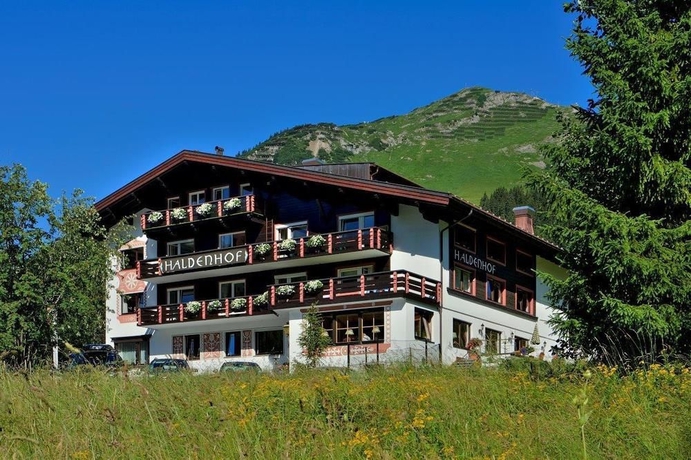 Imagen de los exteriores del Hotel Haldenhof. Foto 4