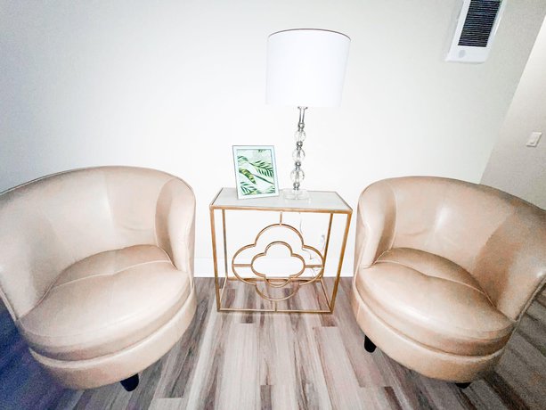 Imagen de la habitación del Hotel Hale Aloha. Foto 9