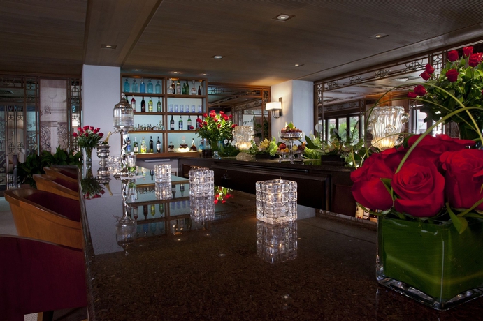 Imagen de los interiores del Hotel Halekulani. Foto 14