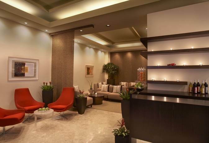 Imagen de los interiores del Hotel Halepuna Waikiki By Halekulani. Foto 13