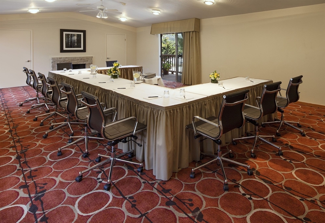 Imagen de los interiores del Hotel Half Moon Bay Lodge. Foto 13