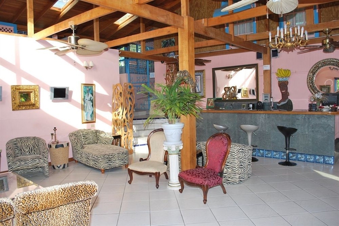 Imagen de los interiores del Hotel Half Moon Blue. Foto 10