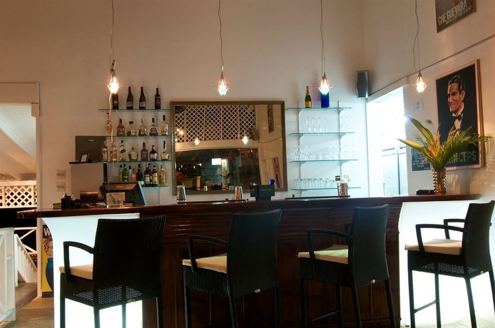 Imagen del bar/restaurante del Hotel Half Moon Blue. Foto 4