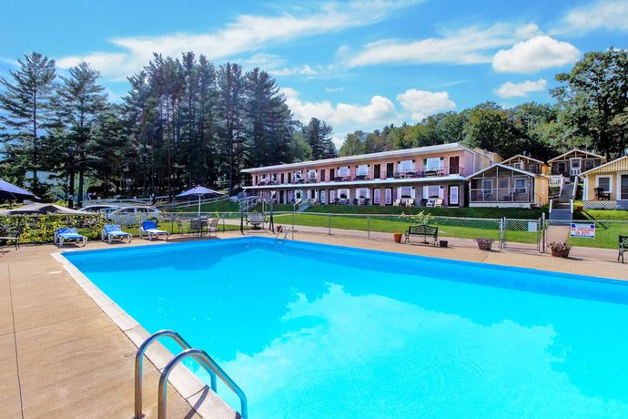 Imagen general del Hotel Half Moon Motel and Cottages. Foto 1