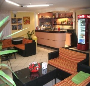 Imagen de los interiores del Hotel Half Moon, Rimini. Foto 4
