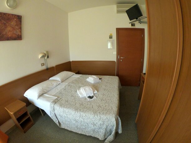 Imagen de la habitación del Hotel Half Moon, Rimini. Foto 14