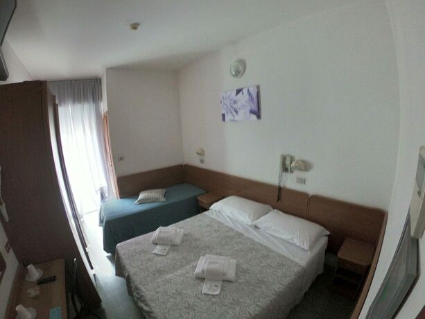 Imagen general del Hotel Half Moon, Rimini. Foto 2