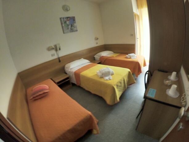 Imagen general del Hotel Half Moon, Rimini. Foto 5
