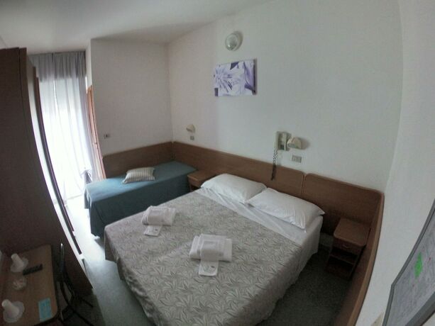 Imagen de la habitación del Hotel Half Moon, Rimini. Foto 17