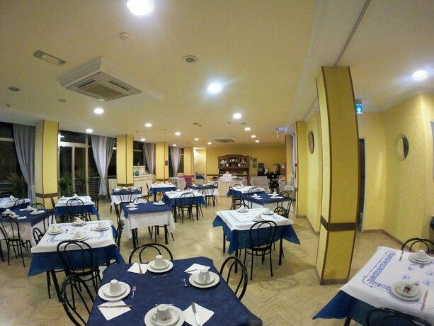 Imagen general del Hotel Half Moon, Rimini. Foto 7