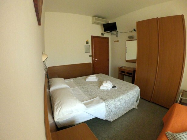Imagen de la habitación del Hotel Half Moon, Rimini. Foto 19