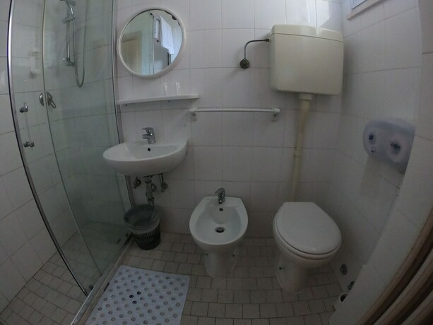 Imagen de la habitación del Hotel Half Moon, Rimini. Foto 20