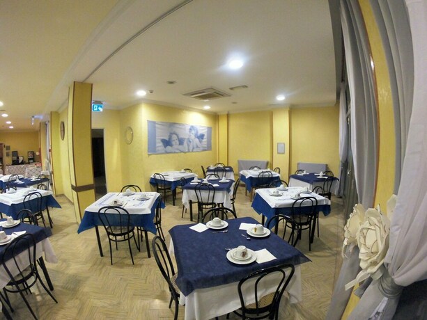 Imagen general del Hotel Half Moon, Rimini. Foto 10