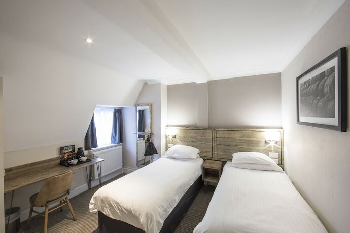 Imagen general del Hotel Half Moon, Sherborne by Marston\'s Inns. Foto 7