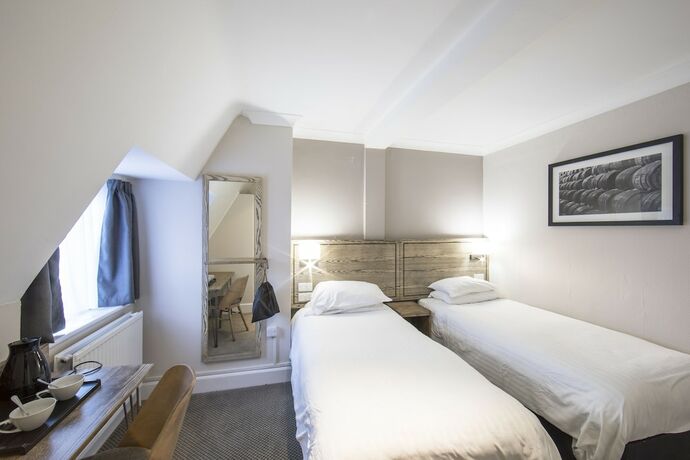 Imagen general del Hotel Half Moon, Sherborne by Marston\'s Inns. Foto 10