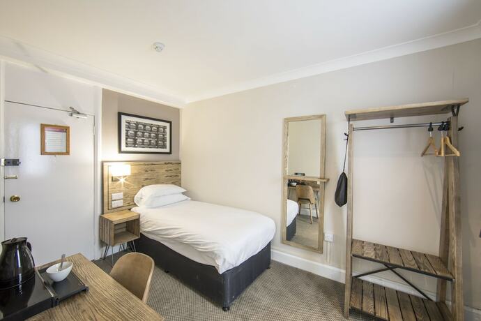 Imagen de la habitación del Hotel Half Moon, Sherborne by Marston\'s Inns. Foto 18