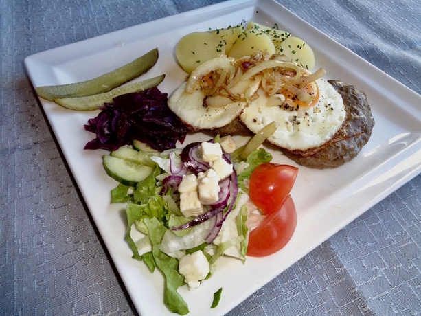 Imagen del bar/restaurante del Hotel Hali Country. Foto 5