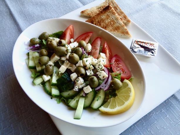 Imagen del bar/restaurante del Hotel Hali Country. Foto 13