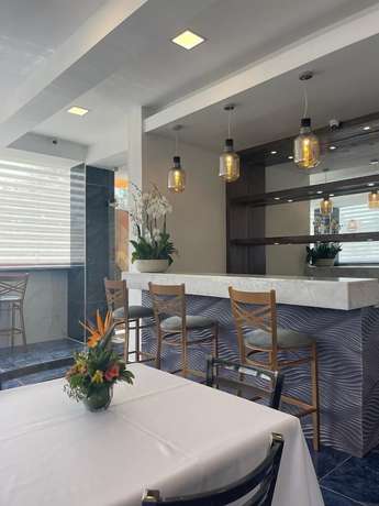 Imagen del bar/restaurante del Hotel Halibut. Foto 2