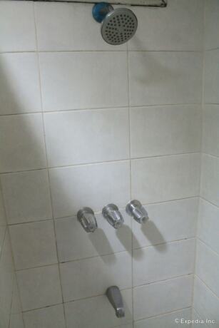 Imagen general del Hotel Halina Drive Inn Hotels - Sta Mesa. Foto 15