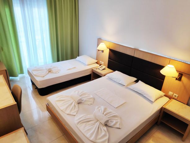 Imagen de la habitación del Hotel Halkidiki Palace. Foto 2