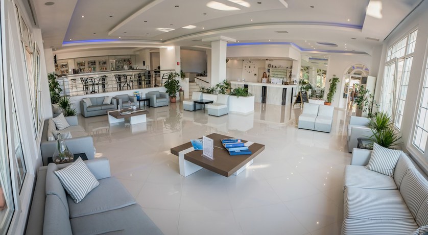 Imagen de los interiores del Hotel Halkidiki Palace. Foto 18
