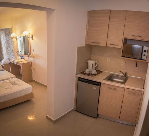 Imagen de la habitación del Hotel Halkidiki Palace. Foto 6
