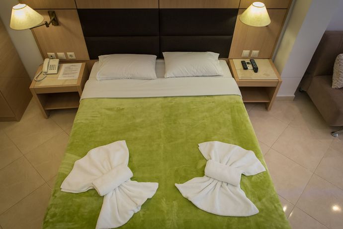 Imagen de la habitación del Hotel Halkidiki Palace. Foto 10